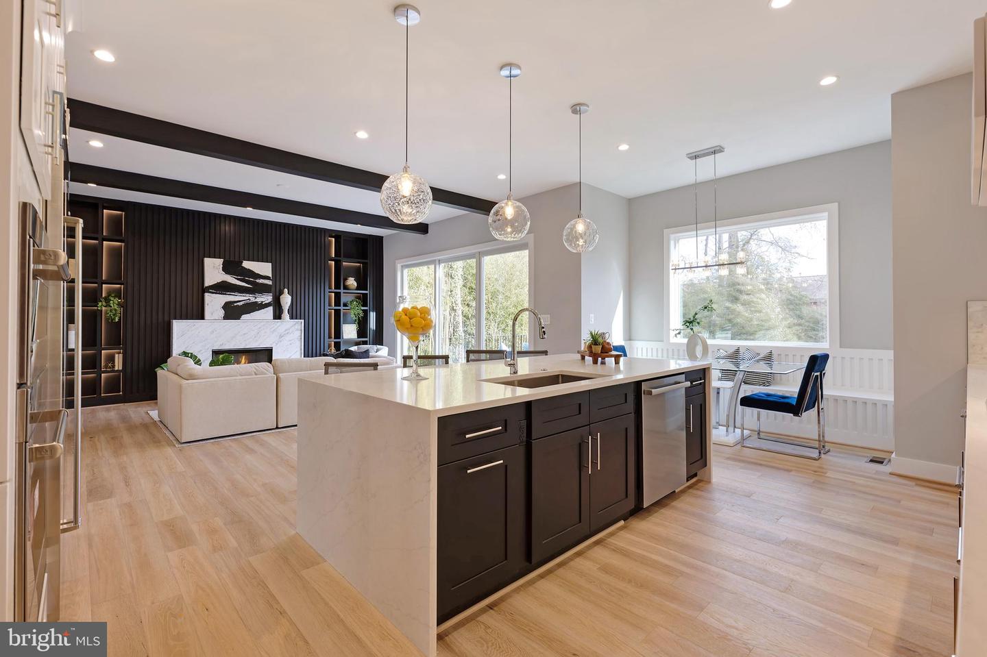 125 CASMAR ST SE, VIENNA, Virginia 22180, 7 Bedrooms Bedrooms, ,7 BathroomsBathrooms,Residential,For sale,125 CASMAR ST SE,VAFX2280946 MLS # VAFX2280946