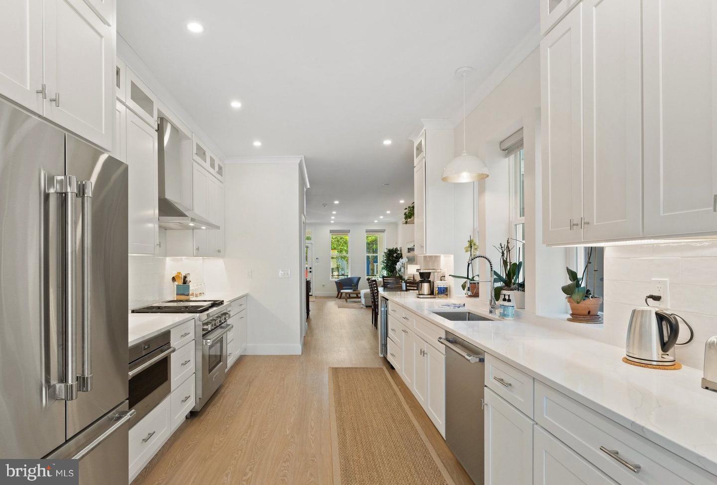 922 8TH ST NE, WASHINGTON, District Of Columbia 20002, 4 Bedrooms Bedrooms, ,3 BathroomsBathrooms,Residential,For sale,922 8TH ST NE,DCDC2210074 MLS # DCDC2210074