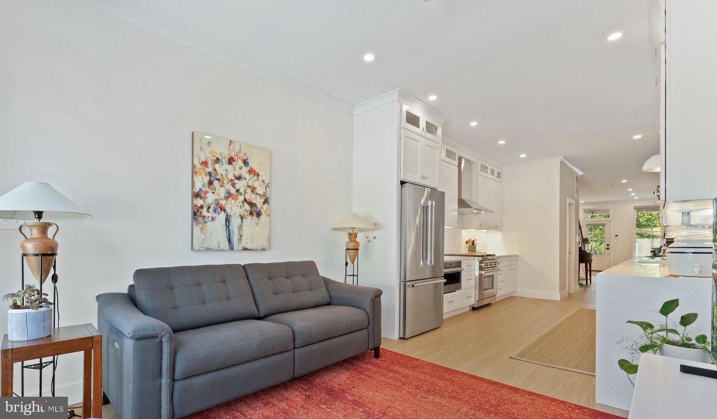 922 8TH ST NE, WASHINGTON, District Of Columbia 20002, 4 Bedrooms Bedrooms, ,3 BathroomsBathrooms,Residential,For sale,922 8TH ST NE,DCDC2210074 MLS # DCDC2210074