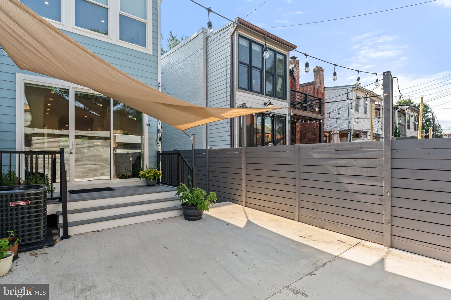 922 8TH ST NE, WASHINGTON, District Of Columbia 20002, 4 Bedrooms Bedrooms, ,3 BathroomsBathrooms,Residential,For sale,922 8TH ST NE,DCDC2210074 MLS # DCDC2210074