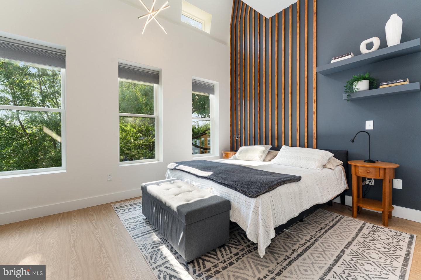 922 8TH ST NE, WASHINGTON, District Of Columbia 20002, 4 Bedrooms Bedrooms, ,3 BathroomsBathrooms,Residential,For sale,922 8TH ST NE,DCDC2210074 MLS # DCDC2210074