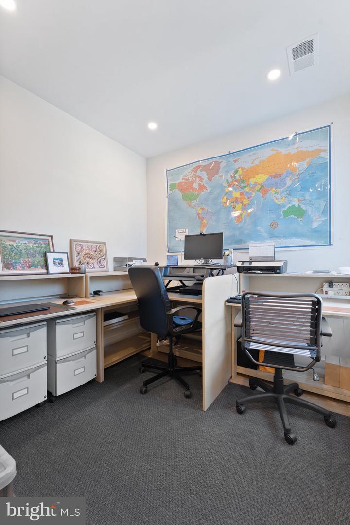 922 8TH ST NE, WASHINGTON, District Of Columbia 20002, 4 Bedrooms Bedrooms, ,3 BathroomsBathrooms,Residential,For sale,922 8TH ST NE,DCDC2210074 MLS # DCDC2210074