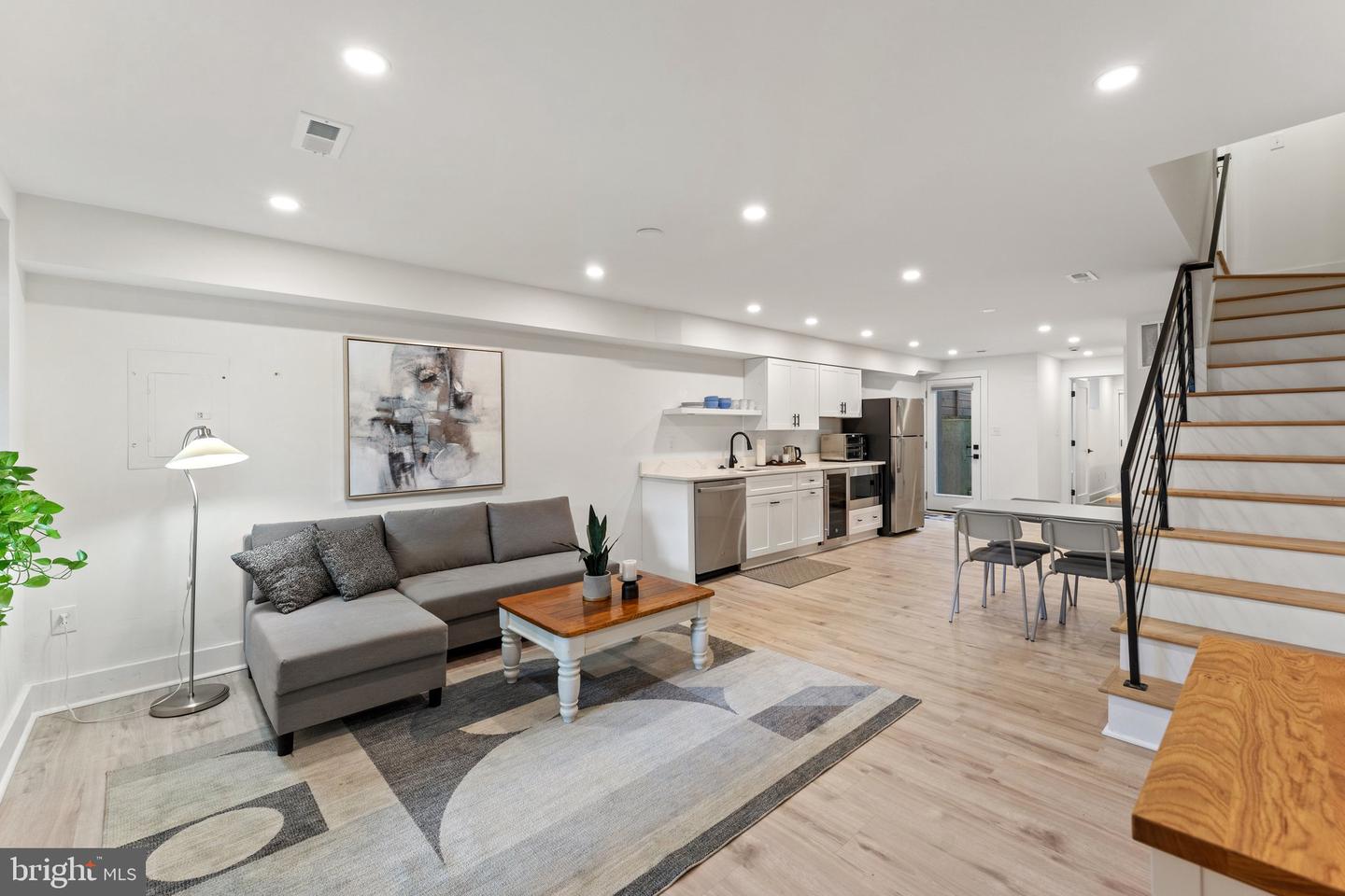 922 8TH ST NE, WASHINGTON, District Of Columbia 20002, 4 Bedrooms Bedrooms, ,3 BathroomsBathrooms,Residential,For sale,922 8TH ST NE,DCDC2210074 MLS # DCDC2210074