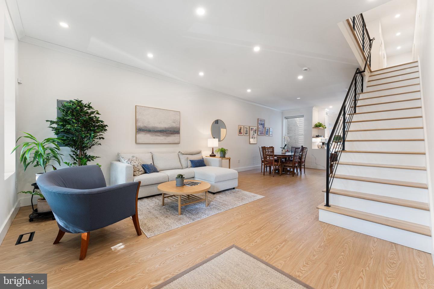 922 8TH ST NE, WASHINGTON, District Of Columbia 20002, 4 Bedrooms Bedrooms, ,3 BathroomsBathrooms,Residential,For sale,922 8TH ST NE,DCDC2210074 MLS # DCDC2210074