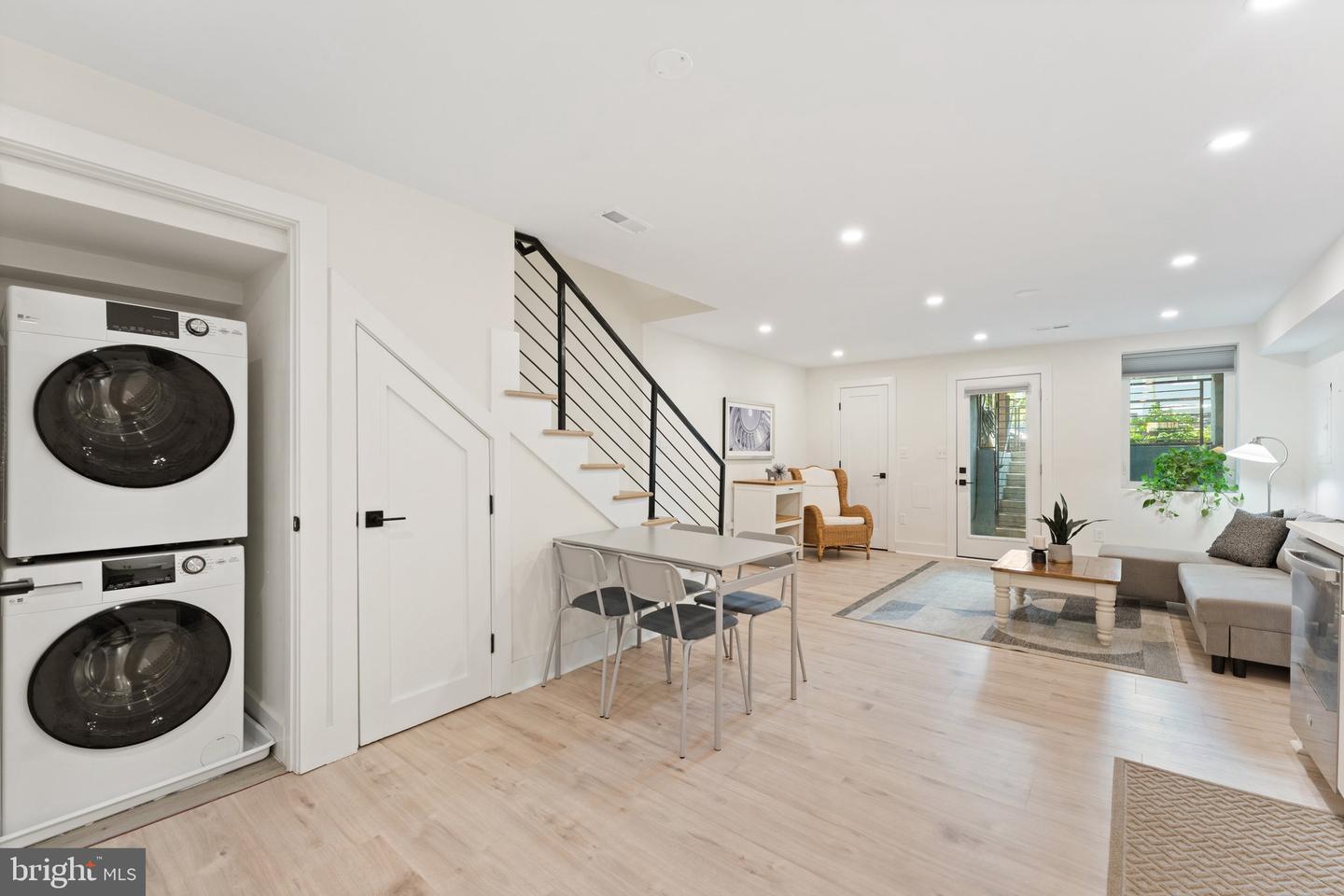 922 8TH ST NE, WASHINGTON, District Of Columbia 20002, 4 Bedrooms Bedrooms, ,3 BathroomsBathrooms,Residential,For sale,922 8TH ST NE,DCDC2210074 MLS # DCDC2210074