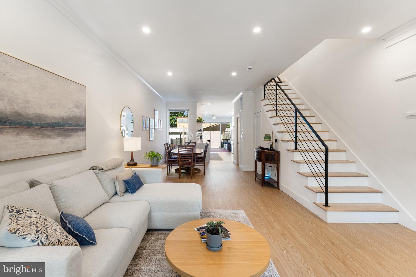 922 8TH ST NE, WASHINGTON, District Of Columbia 20002, 4 Bedrooms Bedrooms, ,3 BathroomsBathrooms,Residential,For sale,922 8TH ST NE,DCDC2210074 MLS # DCDC2210074