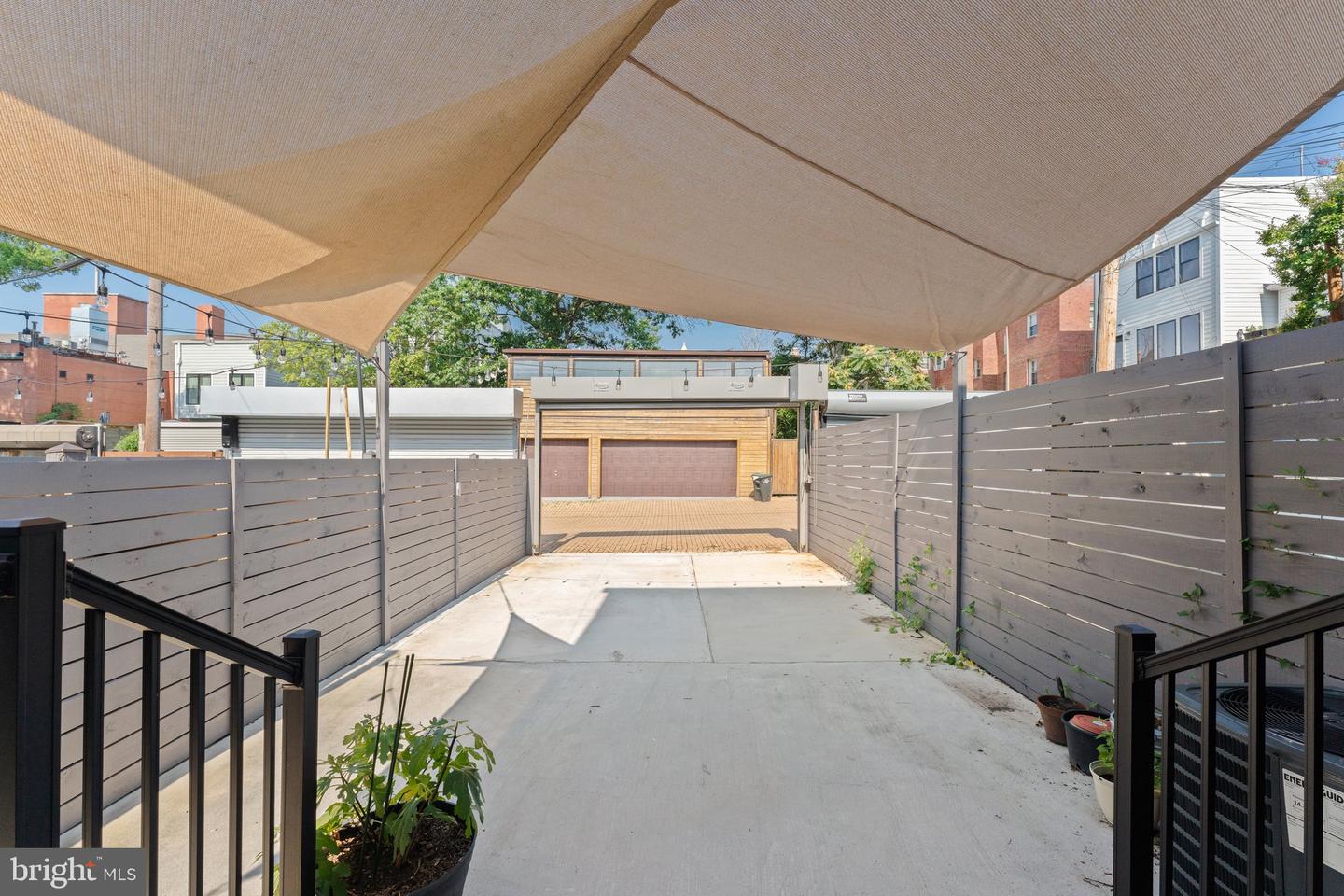 922 8TH ST NE, WASHINGTON, District Of Columbia 20002, 4 Bedrooms Bedrooms, ,3 BathroomsBathrooms,Residential,For sale,922 8TH ST NE,DCDC2210074 MLS # DCDC2210074