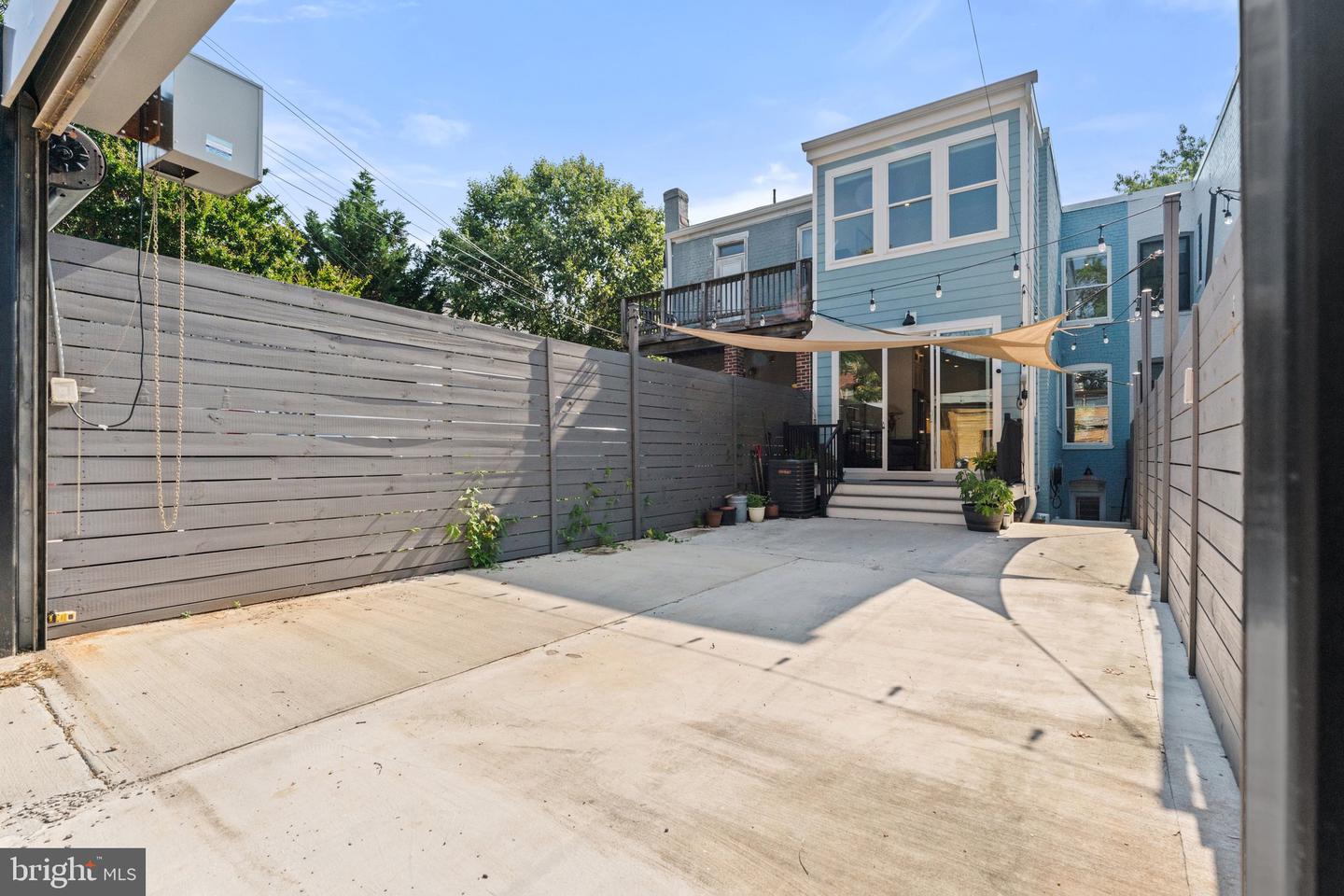 922 8TH ST NE, WASHINGTON, District Of Columbia 20002, 4 Bedrooms Bedrooms, ,3 BathroomsBathrooms,Residential,For sale,922 8TH ST NE,DCDC2210074 MLS # DCDC2210074