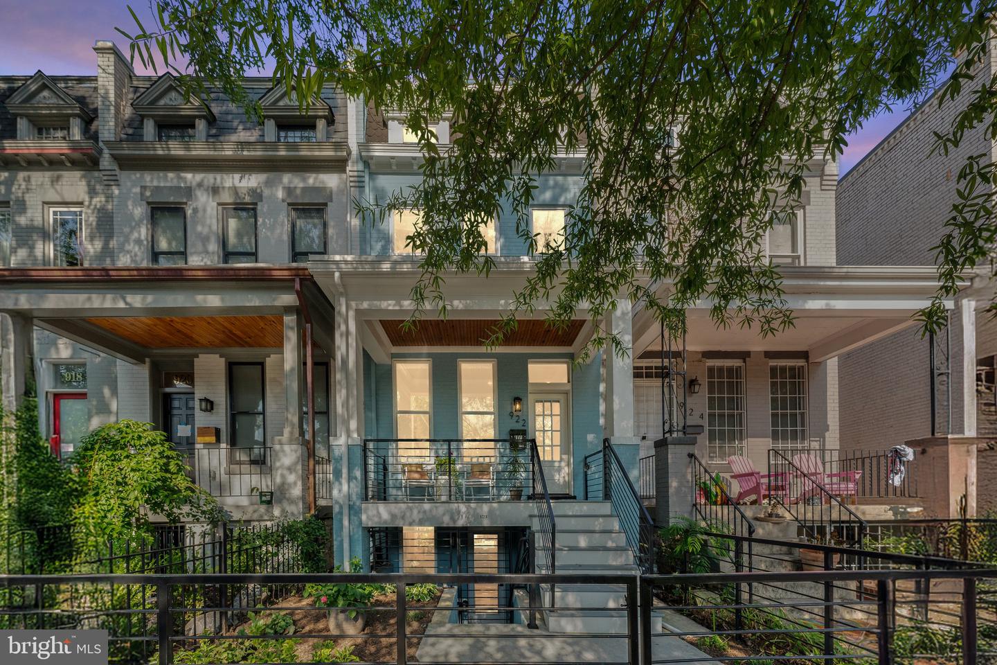 922 8TH ST NE, WASHINGTON, District Of Columbia 20002, 4 Bedrooms Bedrooms, ,3 BathroomsBathrooms,Residential,For sale,922 8TH ST NE,DCDC2210074 MLS # DCDC2210074