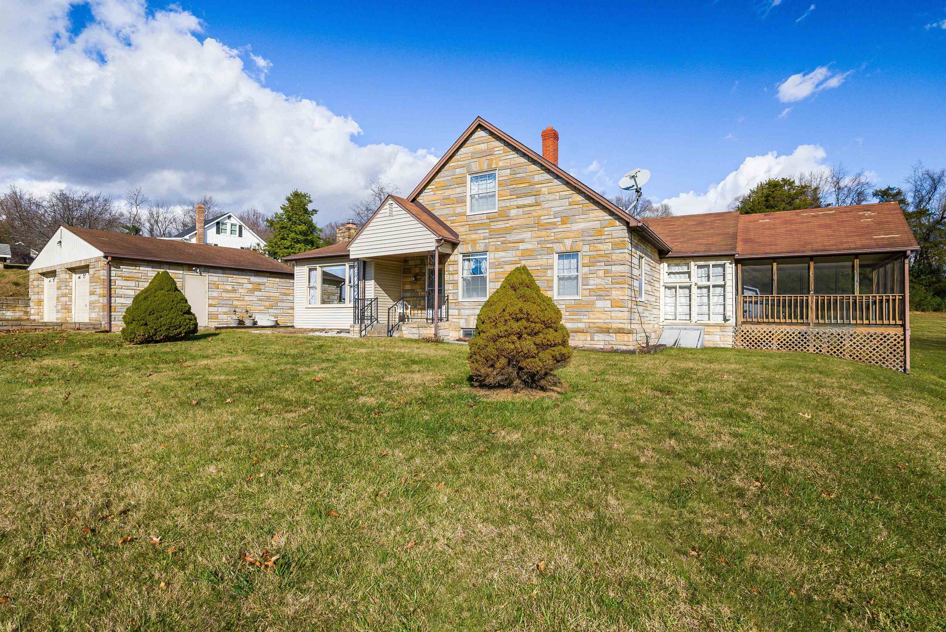 18753 MT PLEASANT RD, ELKTON, Virginia 22827, 2 Bedrooms Bedrooms, ,1 BathroomBathrooms,Residential,18753 MT PLEASANT RD,671552 MLS # 671552