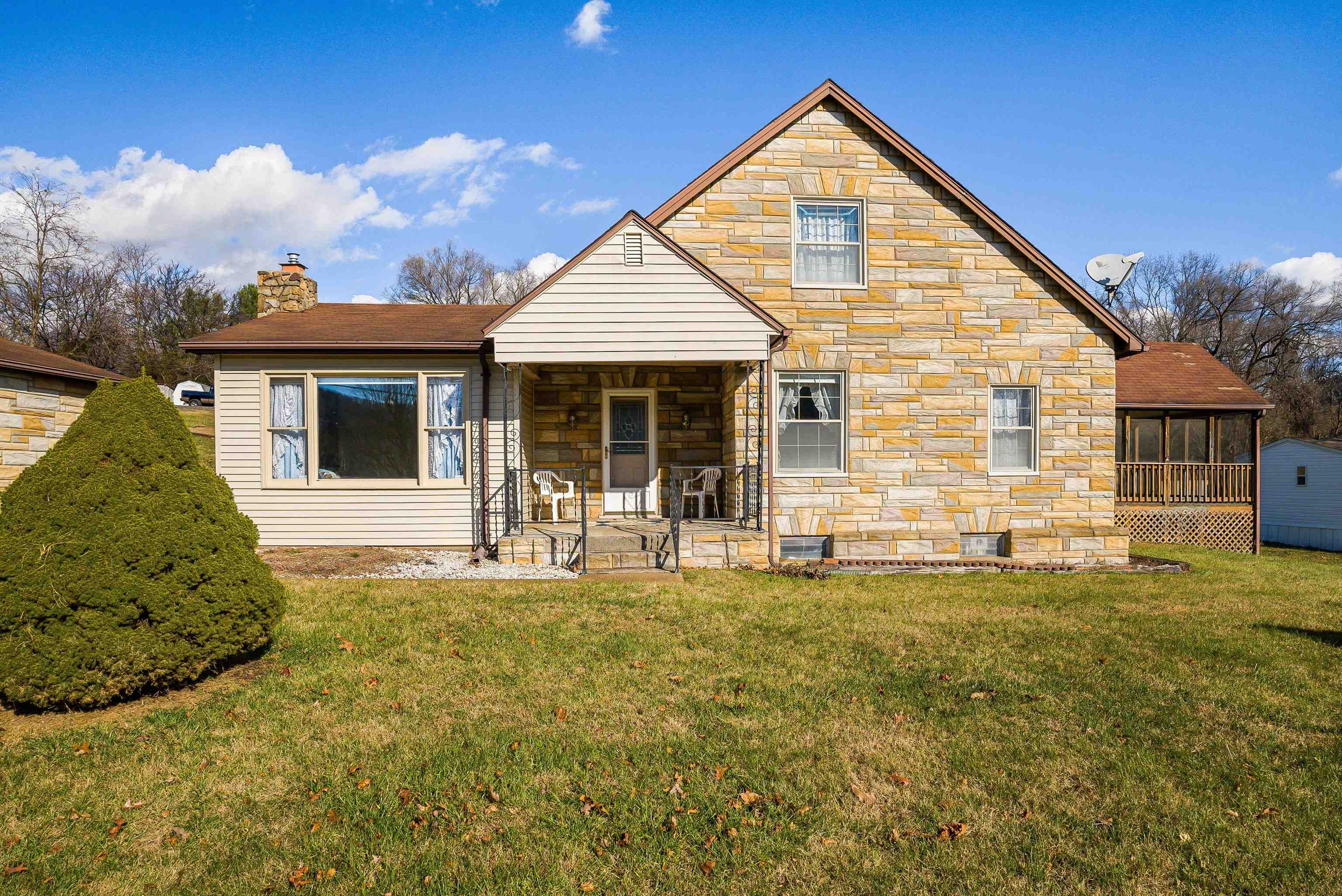 18753 MT PLEASANT RD, ELKTON, Virginia 22827, 2 Bedrooms Bedrooms, ,1 BathroomBathrooms,Residential,18753 MT PLEASANT RD,671552 MLS # 671552