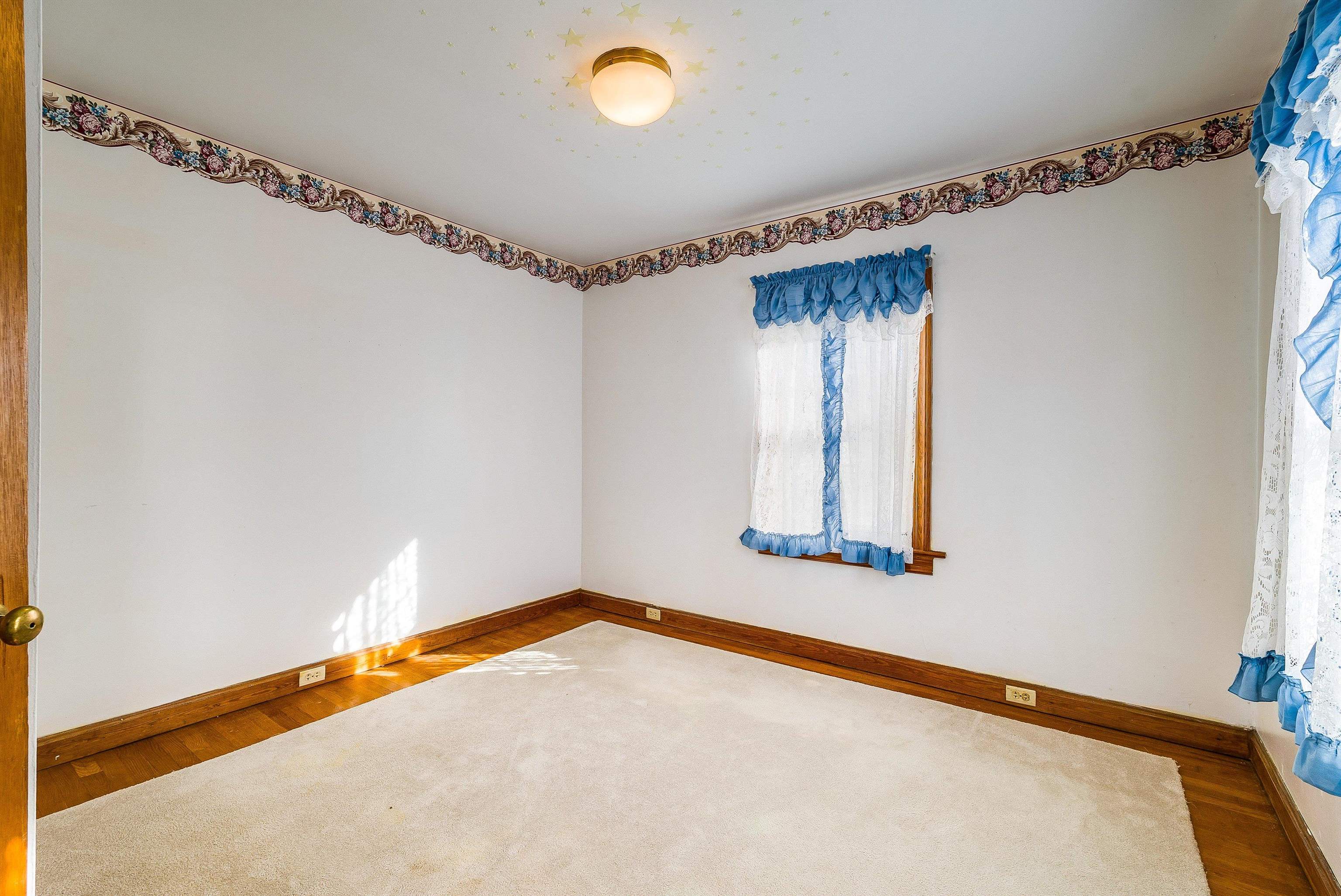 18753 MT PLEASANT RD, ELKTON, Virginia 22827, 2 Bedrooms Bedrooms, ,1 BathroomBathrooms,Residential,18753 MT PLEASANT RD,671552 MLS # 671552