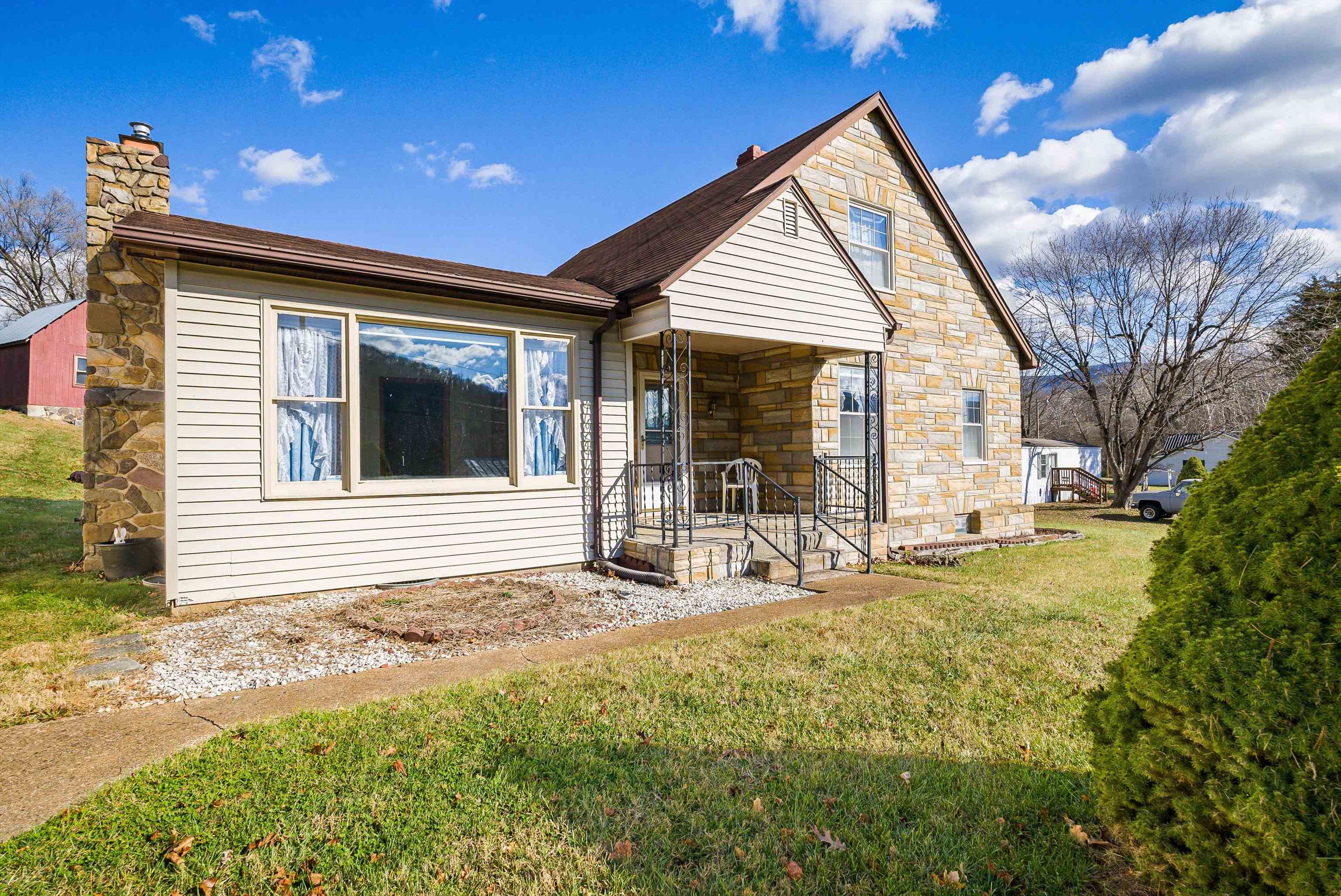 18753 MT PLEASANT RD, ELKTON, Virginia 22827, 2 Bedrooms Bedrooms, ,1 BathroomBathrooms,Residential,18753 MT PLEASANT RD,671552 MLS # 671552