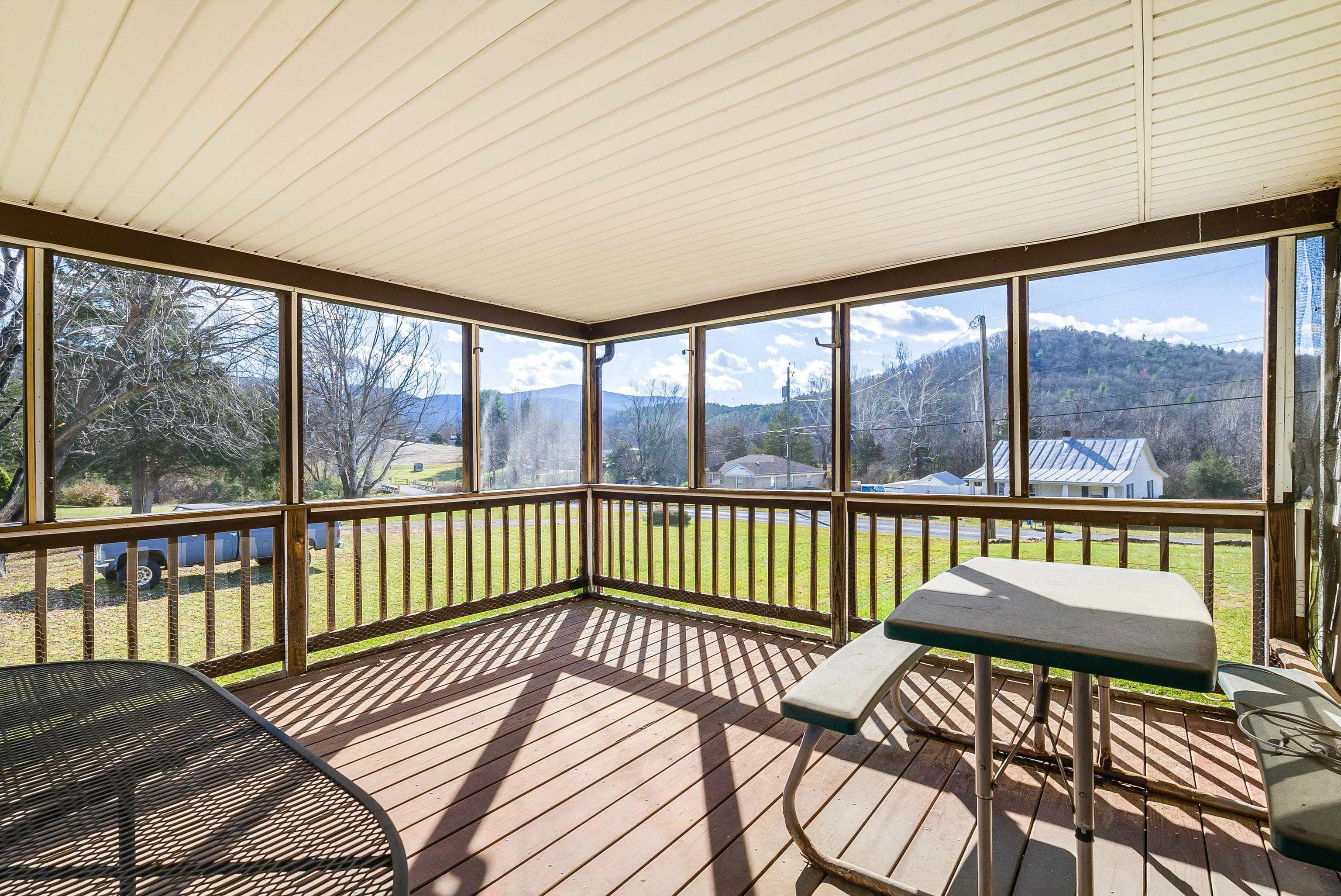 18753 MT PLEASANT RD, ELKTON, Virginia 22827, 2 Bedrooms Bedrooms, ,1 BathroomBathrooms,Residential,18753 MT PLEASANT RD,671552 MLS # 671552