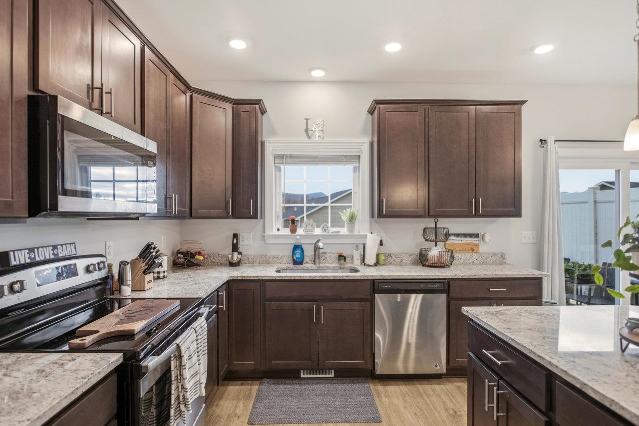 1079 BLUEMOON DR, ROCKINGHAM, Virginia 22801, 3 Bedrooms Bedrooms, ,2 BathroomsBathrooms,Residential,1079 BLUEMOON DR,671553 MLS # 671553