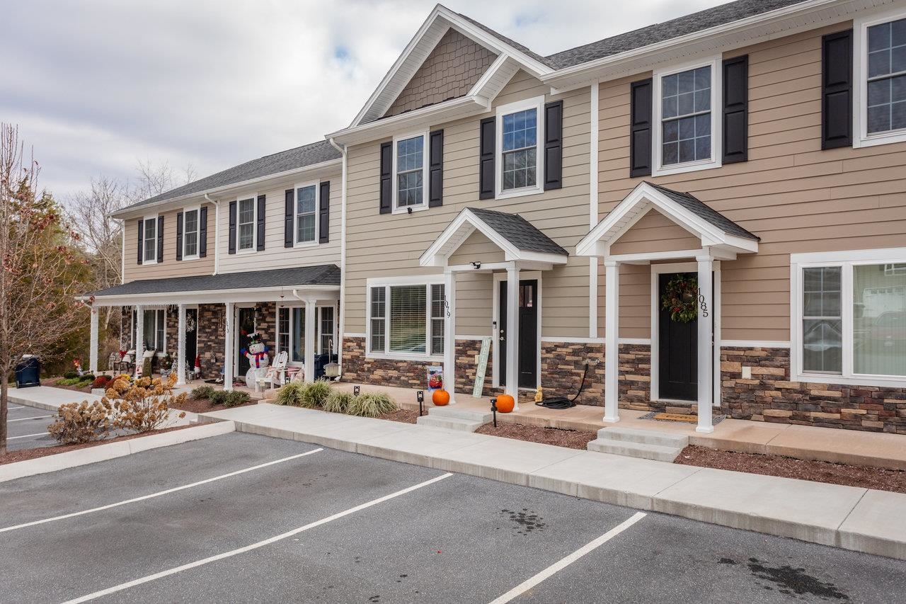 1079 BLUEMOON DR, ROCKINGHAM, Virginia 22801, 3 Bedrooms Bedrooms, ,2 BathroomsBathrooms,Residential,1079 BLUEMOON DR,671553 MLS # 671553