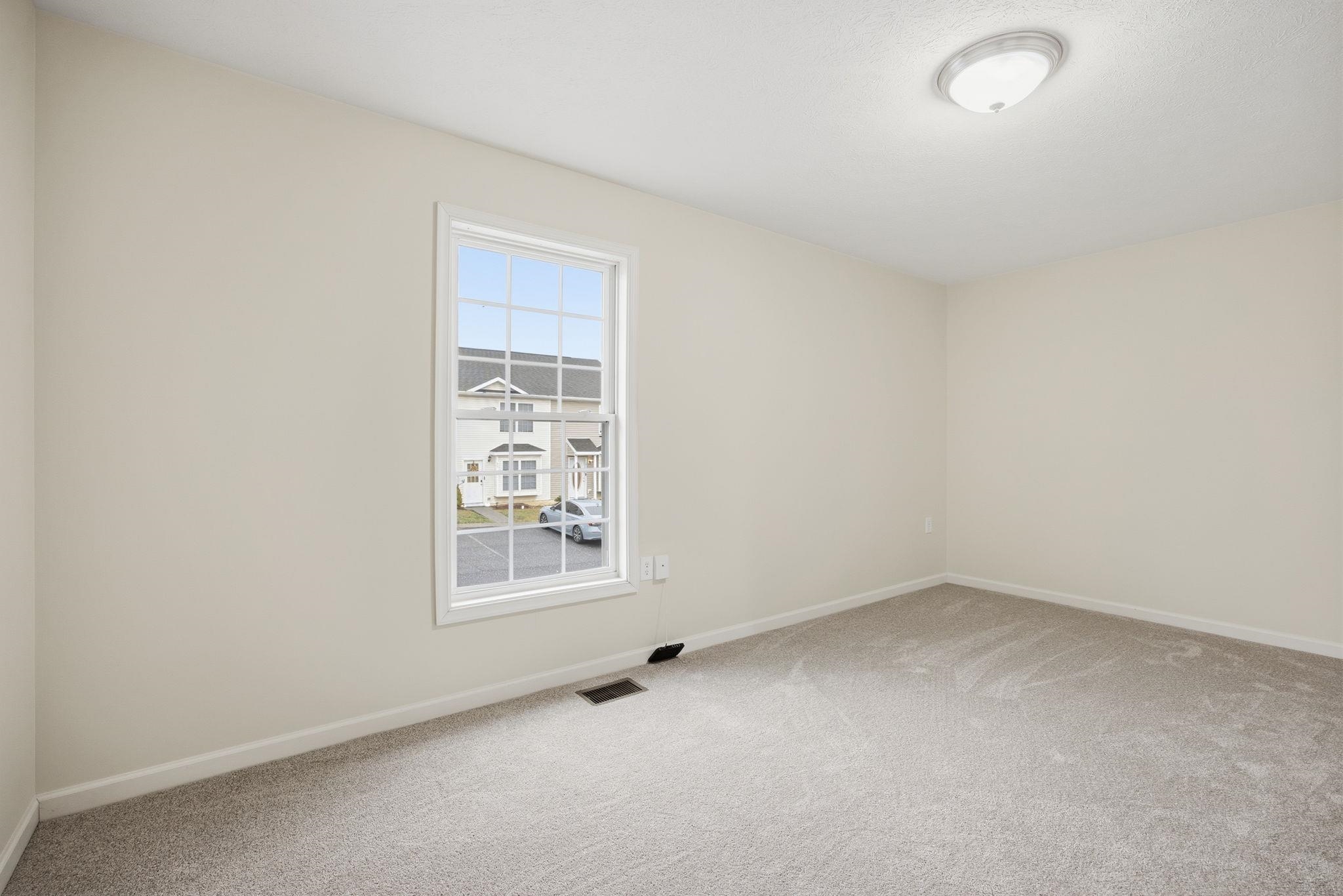 44 EMERSON LN, HARRISONBURG, Virginia 22802, 2 Bedrooms Bedrooms, ,1 BathroomBathrooms,Residential,44 EMERSON LN,671567 MLS # 671567