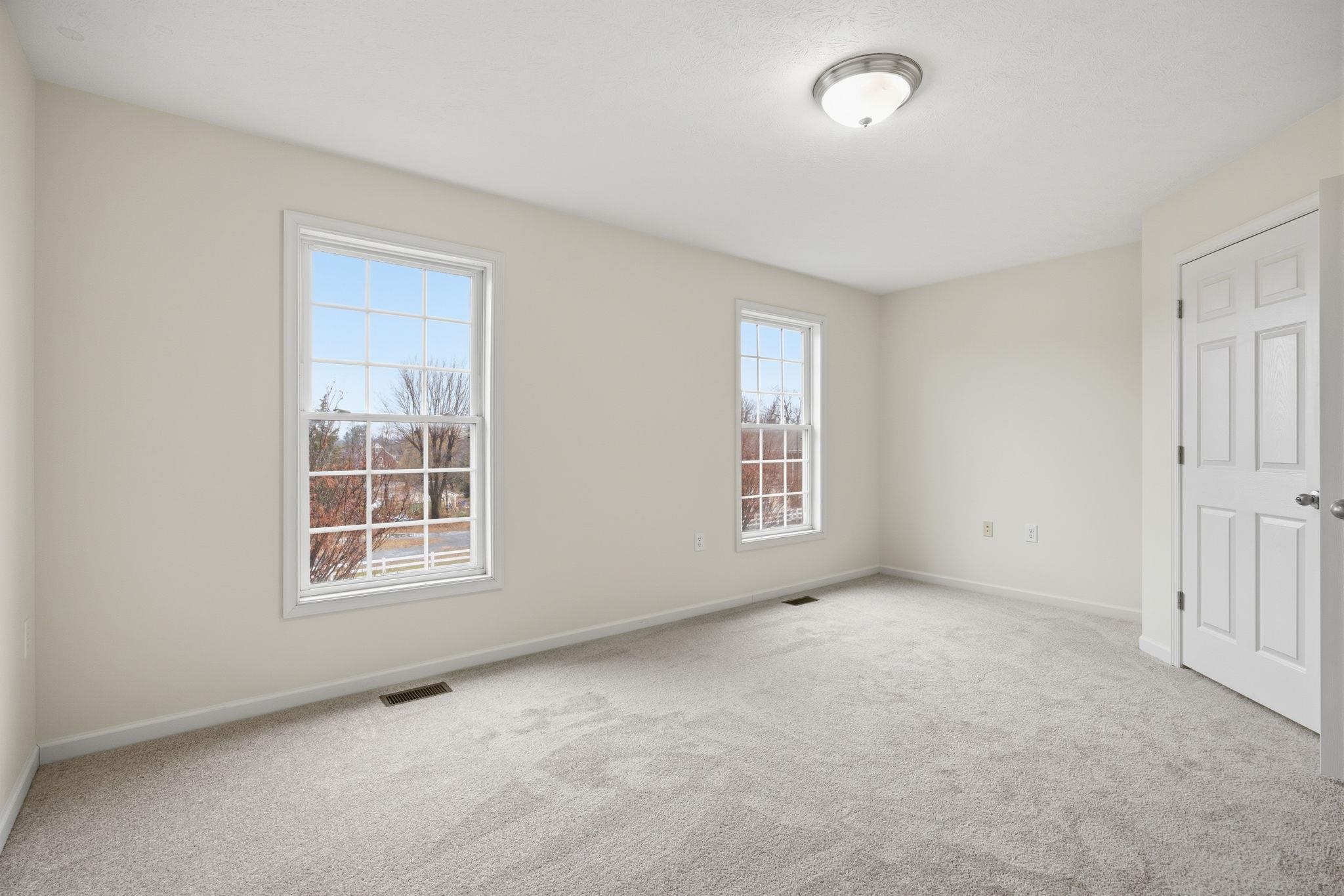 44 EMERSON LN, HARRISONBURG, Virginia 22802, 2 Bedrooms Bedrooms, ,1 BathroomBathrooms,Residential,44 EMERSON LN,671567 MLS # 671567