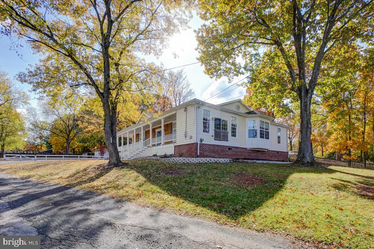 8513 THOMAS DR, MANASSAS, Virginia 20110, 3 Bedrooms Bedrooms, ,2 BathroomsBathrooms,Residential,For sale,8513 THOMAS DR,VAPW2106684 MLS # VAPW2106684