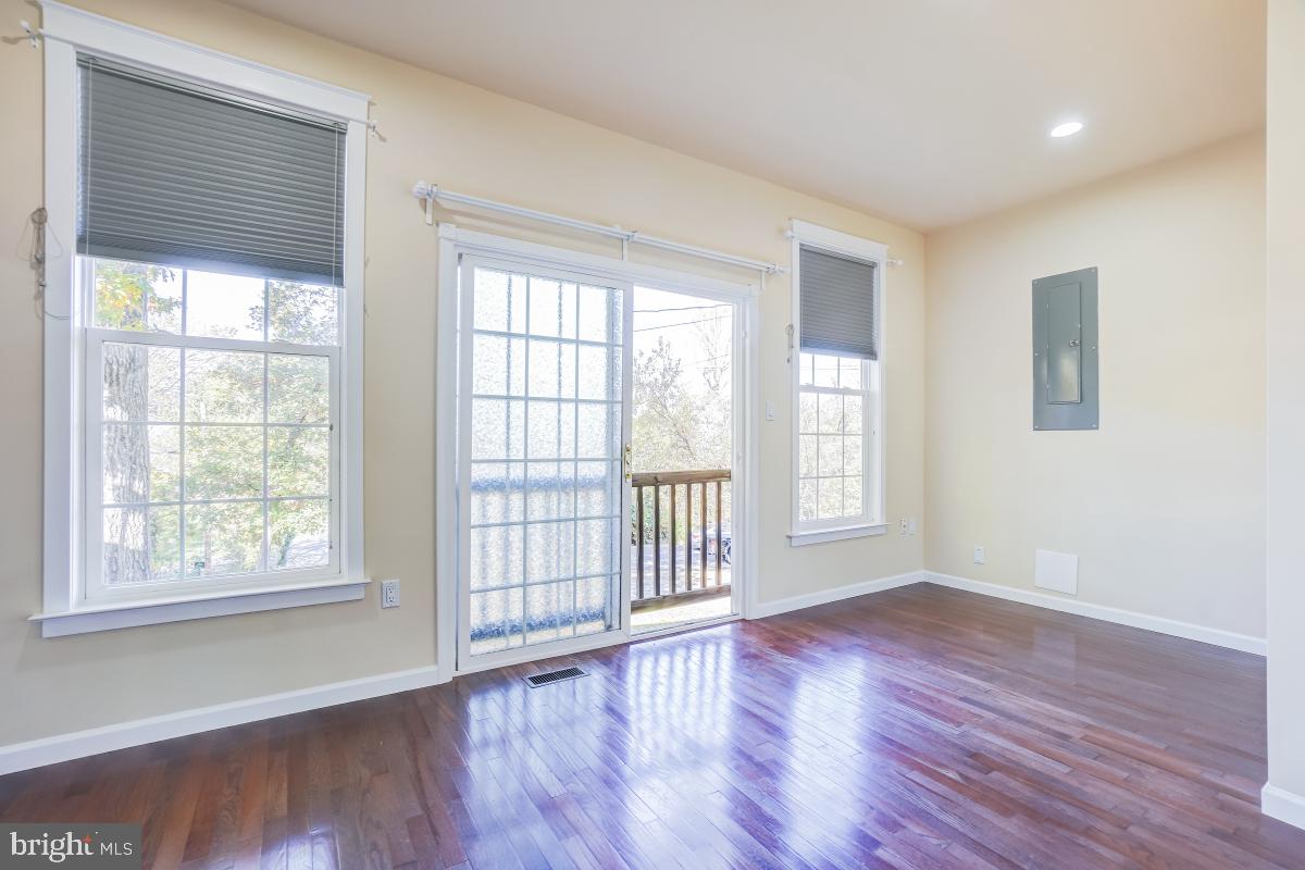 8513 THOMAS DR, MANASSAS, Virginia 20110, 3 Bedrooms Bedrooms, ,2 BathroomsBathrooms,Residential,For sale,8513 THOMAS DR,VAPW2106684 MLS # VAPW2106684