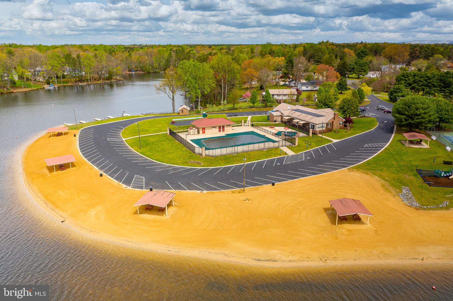 209 NORFOLK DR, RUTHER GLEN, Virginia 22546, 3 Bedrooms Bedrooms, ,2 BathroomsBathrooms,Residential,For sale,209 NORFOLK DR,VACV2009062 MLS # VACV2009062