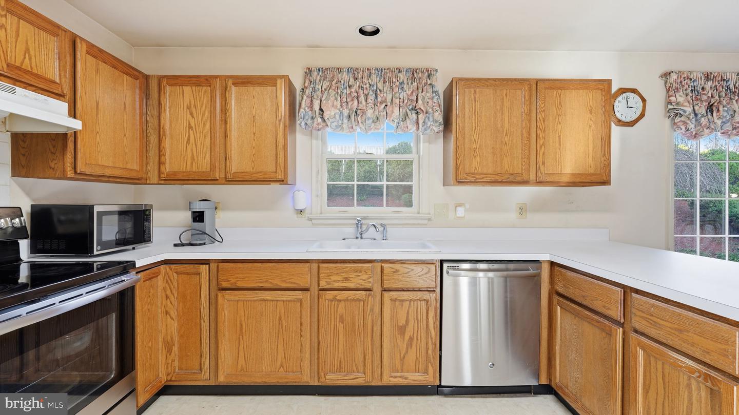 4 SPRING LAKE DR, STAFFORD, Virginia 22556, 4 Bedrooms Bedrooms, ,3 BathroomsBathrooms,Residential,For sale,4 SPRING LAKE DR,VAST2044042 MLS # VAST2044042