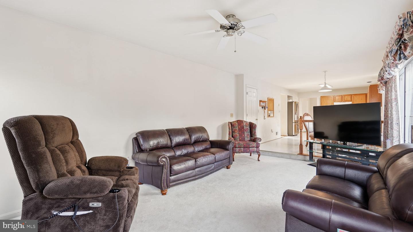 4 SPRING LAKE DR, STAFFORD, Virginia 22556, 4 Bedrooms Bedrooms, ,3 BathroomsBathrooms,Residential,For sale,4 SPRING LAKE DR,VAST2044042 MLS # VAST2044042