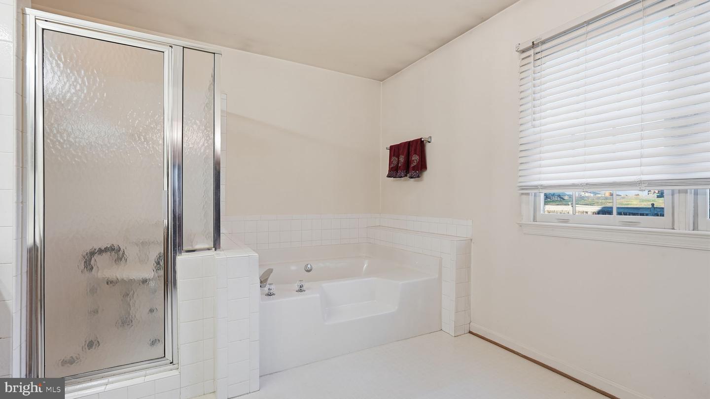 4 SPRING LAKE DR, STAFFORD, Virginia 22556, 4 Bedrooms Bedrooms, ,3 BathroomsBathrooms,Residential,For sale,4 SPRING LAKE DR,VAST2044042 MLS # VAST2044042