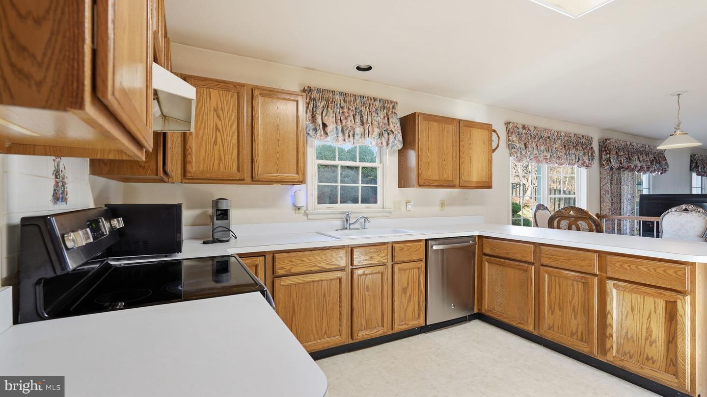 4 SPRING LAKE DR, STAFFORD, Virginia 22556, 4 Bedrooms Bedrooms, ,3 BathroomsBathrooms,Residential,For sale,4 SPRING LAKE DR,VAST2044042 MLS # VAST2044042