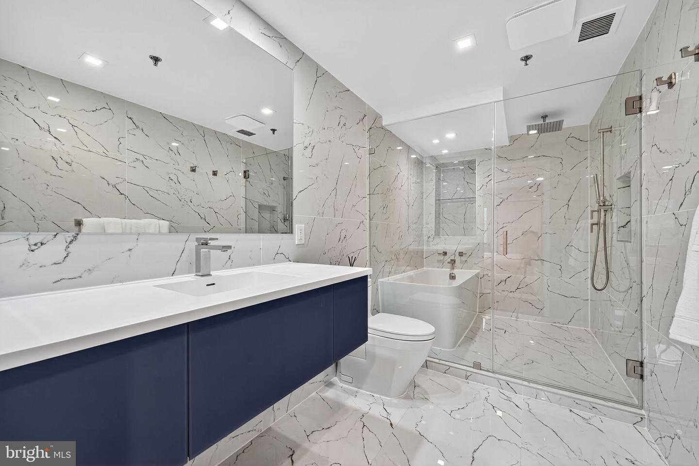 1401 N OAK ST #G-5, ARLINGTON, Virginia 22209, 2 Bedrooms Bedrooms, ,2 BathroomsBathrooms,Residential,For sale,1401 N OAK ST #G-5,VAAR2065826 MLS # VAAR2065826