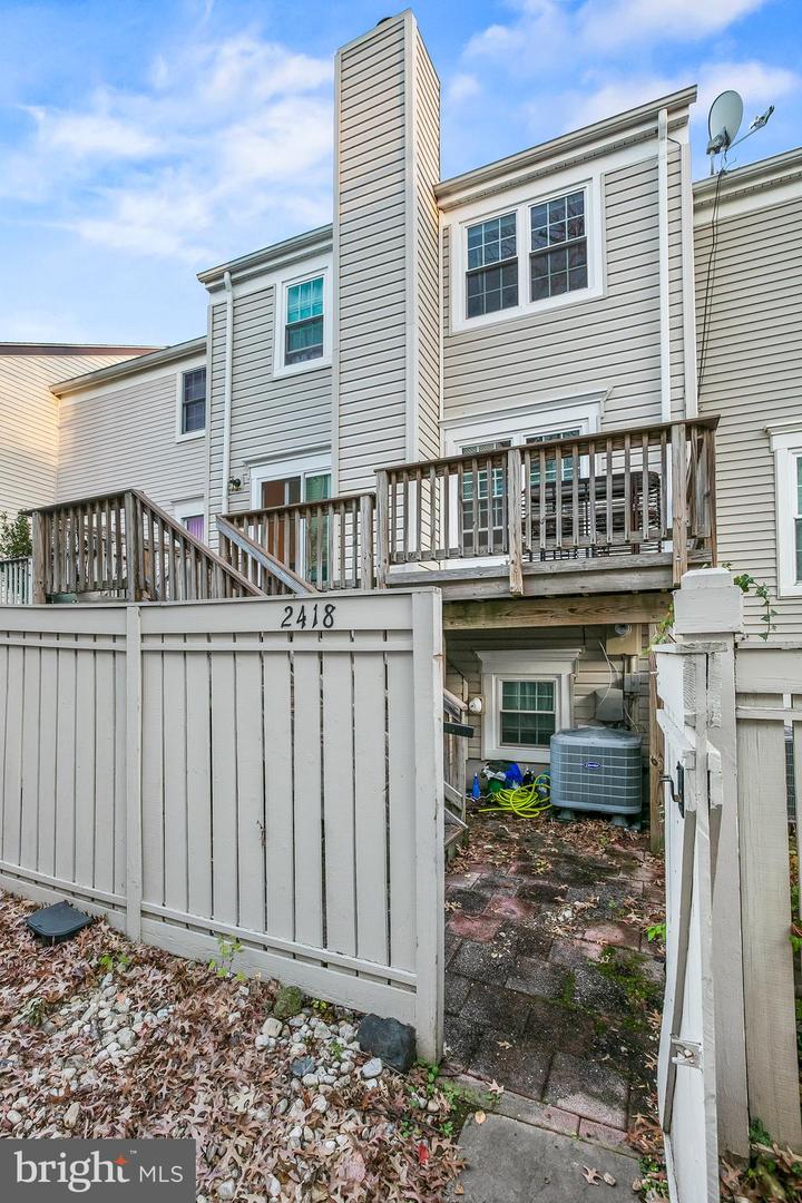 2418 RIDGEHAMPTON CT, RESTON, Virginia 20191, 2 Bedrooms Bedrooms, 6 Rooms Rooms,1 BathroomBathrooms,Residential,For sale,2418 RIDGEHAMPTON CT,VAFX2279394 MLS # VAFX2279394