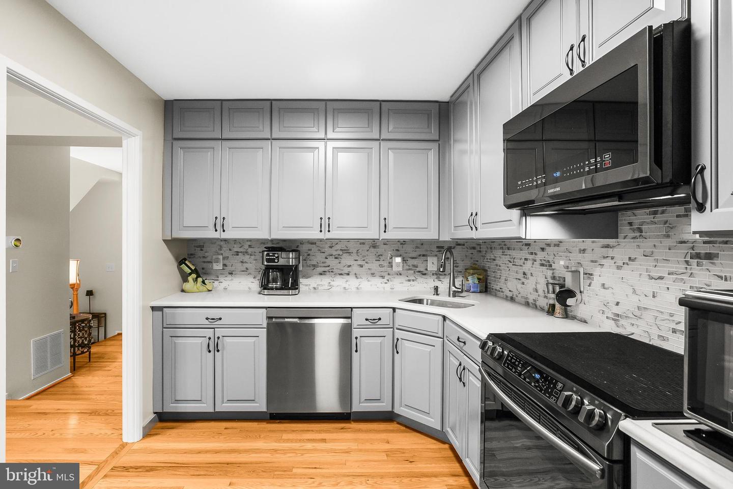 2418 RIDGEHAMPTON CT, RESTON, Virginia 20191, 2 Bedrooms Bedrooms, 6 Rooms Rooms,1 BathroomBathrooms,Residential,For sale,2418 RIDGEHAMPTON CT,VAFX2279394 MLS # VAFX2279394