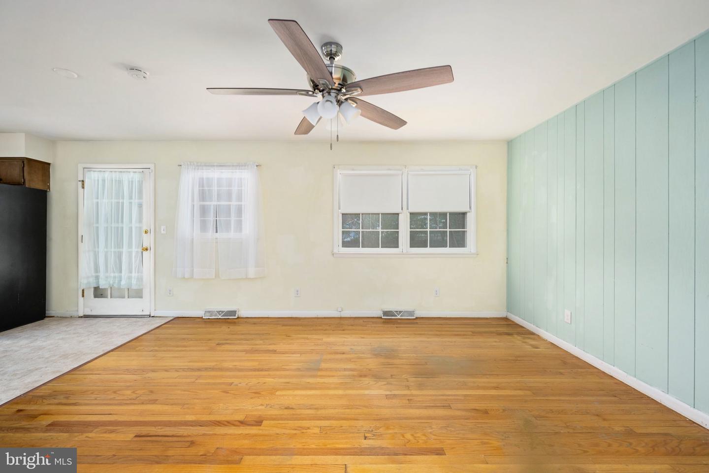 128 11TH ST, COLONIAL BEACH, Virginia 22443, 3 Bedrooms Bedrooms, ,2 BathroomsBathrooms,Residential,For sale,128 11TH ST,VAWE2010144 MLS # VAWE2010144