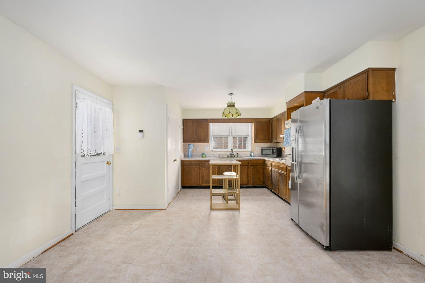 128 11TH ST, COLONIAL BEACH, Virginia 22443, 3 Bedrooms Bedrooms, ,2 BathroomsBathrooms,Residential,For sale,128 11TH ST,VAWE2010144 MLS # VAWE2010144