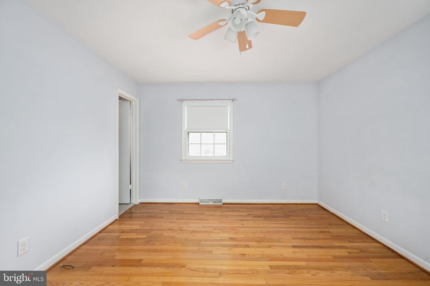 128 11TH ST, COLONIAL BEACH, Virginia 22443, 3 Bedrooms Bedrooms, ,2 BathroomsBathrooms,Residential,For sale,128 11TH ST,VAWE2010144 MLS # VAWE2010144