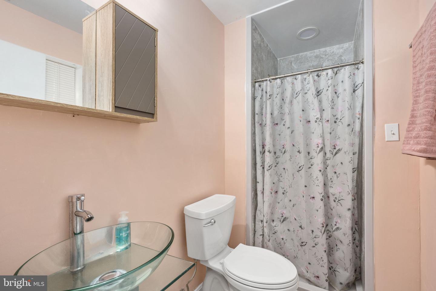 128 11TH ST, COLONIAL BEACH, Virginia 22443, 3 Bedrooms Bedrooms, ,2 BathroomsBathrooms,Residential,For sale,128 11TH ST,VAWE2010144 MLS # VAWE2010144