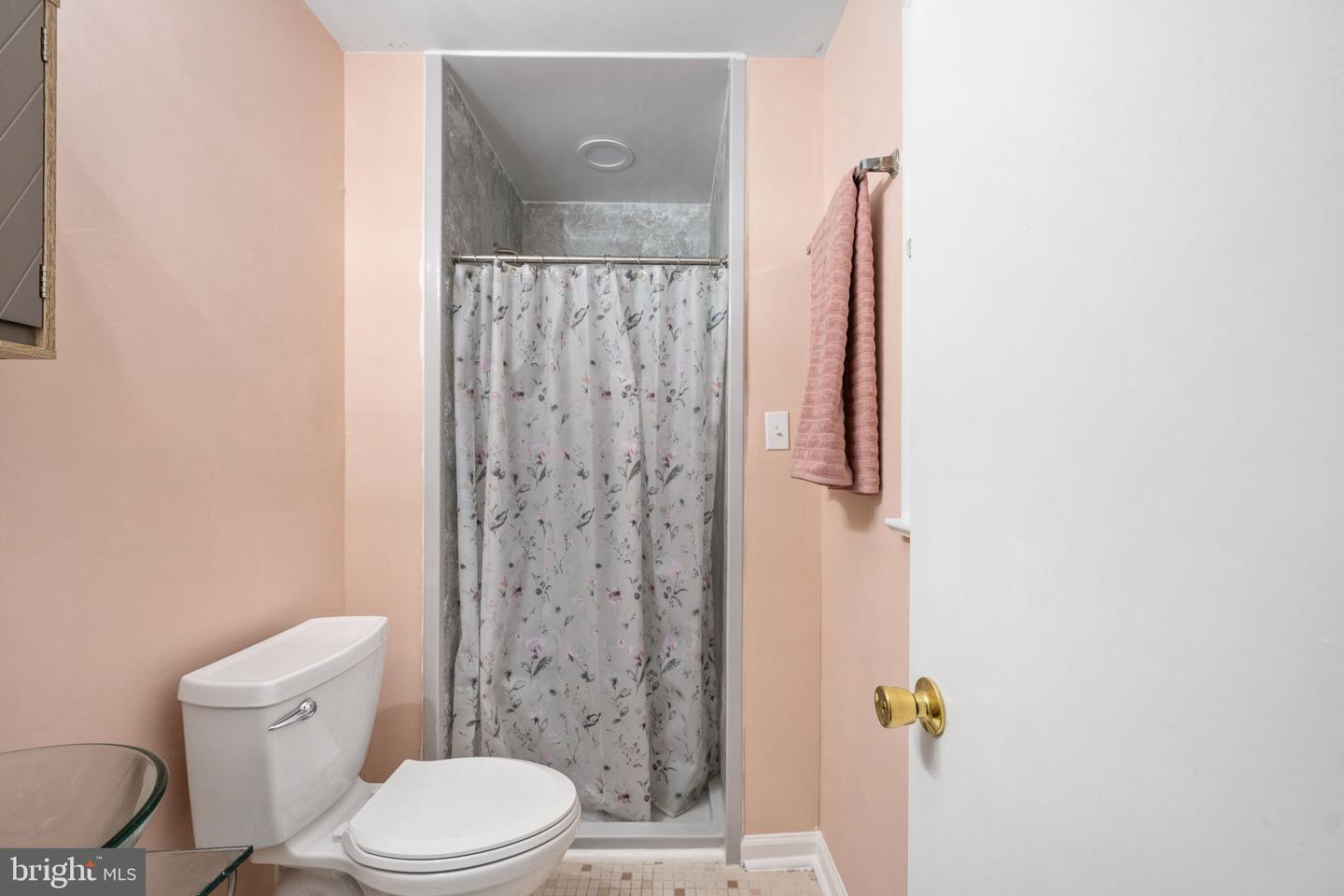 128 11TH ST, COLONIAL BEACH, Virginia 22443, 3 Bedrooms Bedrooms, ,2 BathroomsBathrooms,Residential,For sale,128 11TH ST,VAWE2010144 MLS # VAWE2010144