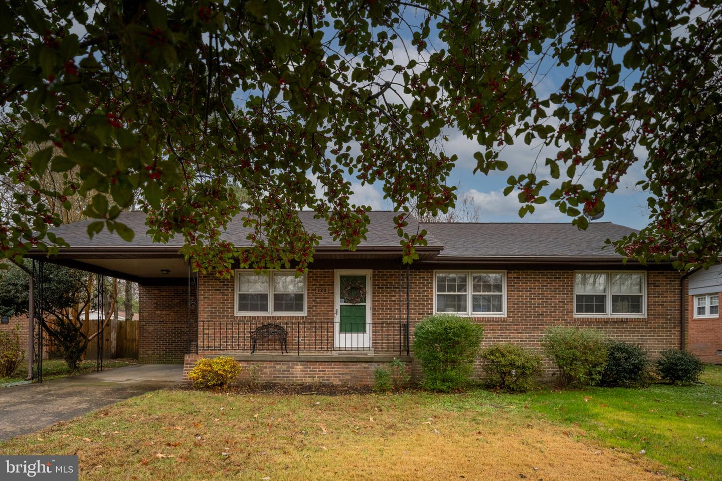 128 11TH ST, COLONIAL BEACH, Virginia 22443, 3 Bedrooms Bedrooms, ,2 BathroomsBathrooms,Residential,For sale,128 11TH ST,VAWE2010144 MLS # VAWE2010144