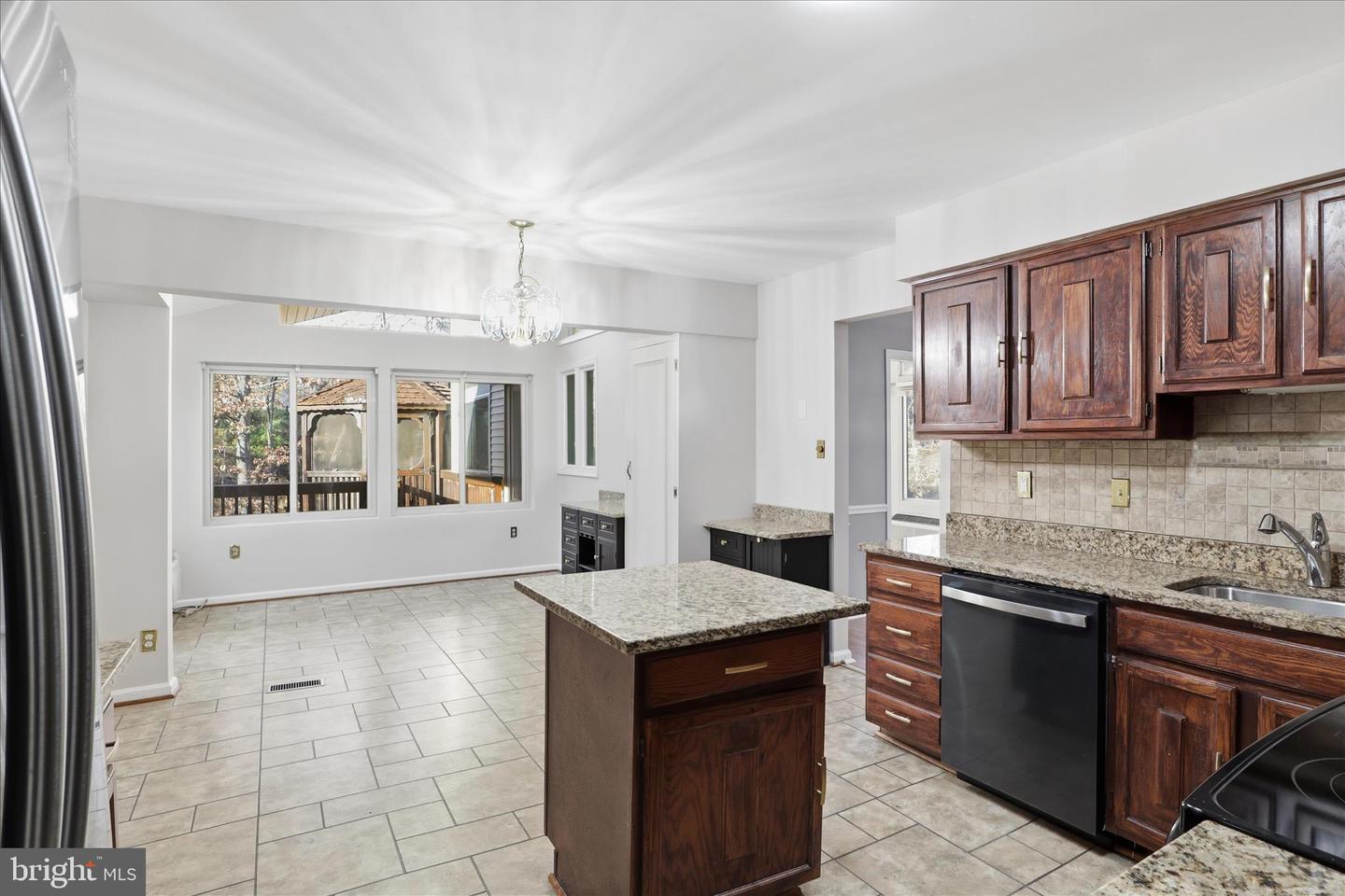 7594 WOODSTOWN DR, SPRINGFIELD, Virginia 22153, 4 Bedrooms Bedrooms, ,2 BathroomsBathrooms,Residential,For sale,7594 WOODSTOWN DR,VAFX2279936 MLS # VAFX2279936 7594 WOODSTOWN DR, SPRINGFIELD, Virginia 22153, 4 Bedrooms Bedrooms, ,2 BathroomsBathrooms,Residential,For sale,7594 WOODSTOWN DR,VAFX2279936 MLS # VAFX2279936