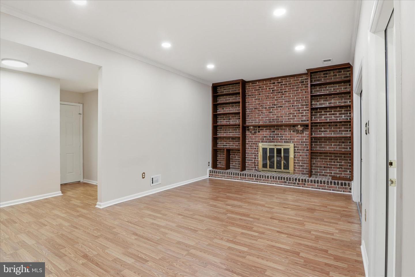 7594 WOODSTOWN DR, SPRINGFIELD, Virginia 22153, 4 Bedrooms Bedrooms, ,2 BathroomsBathrooms,Residential,For sale,7594 WOODSTOWN DR,VAFX2279936 MLS # VAFX2279936 7594 WOODSTOWN DR, SPRINGFIELD, Virginia 22153, 4 Bedrooms Bedrooms, ,2 BathroomsBathrooms,Residential,For sale,7594 WOODSTOWN DR,VAFX2279936 MLS # VAFX2279936