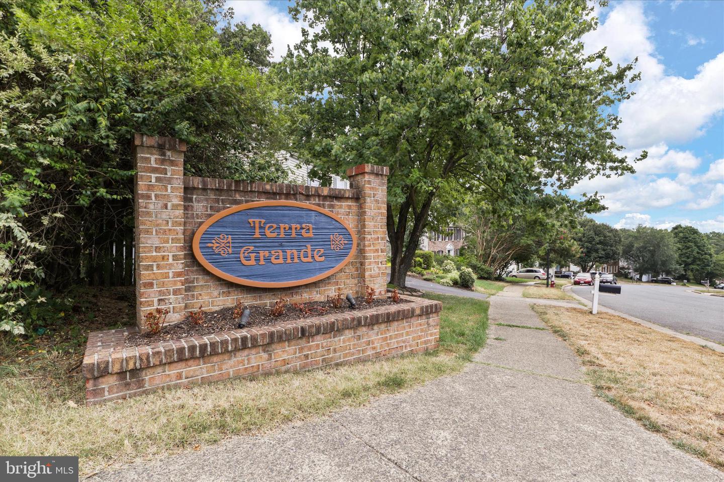 7594 WOODSTOWN DR, SPRINGFIELD, Virginia 22153, 4 Bedrooms Bedrooms, ,2 BathroomsBathrooms,Residential,For sale,7594 WOODSTOWN DR,VAFX2279936 MLS # VAFX2279936 7594 WOODSTOWN DR, SPRINGFIELD, Virginia 22153, 4 Bedrooms Bedrooms, ,2 BathroomsBathrooms,Residential,For sale,7594 WOODSTOWN DR,VAFX2279936 MLS # VAFX2279936