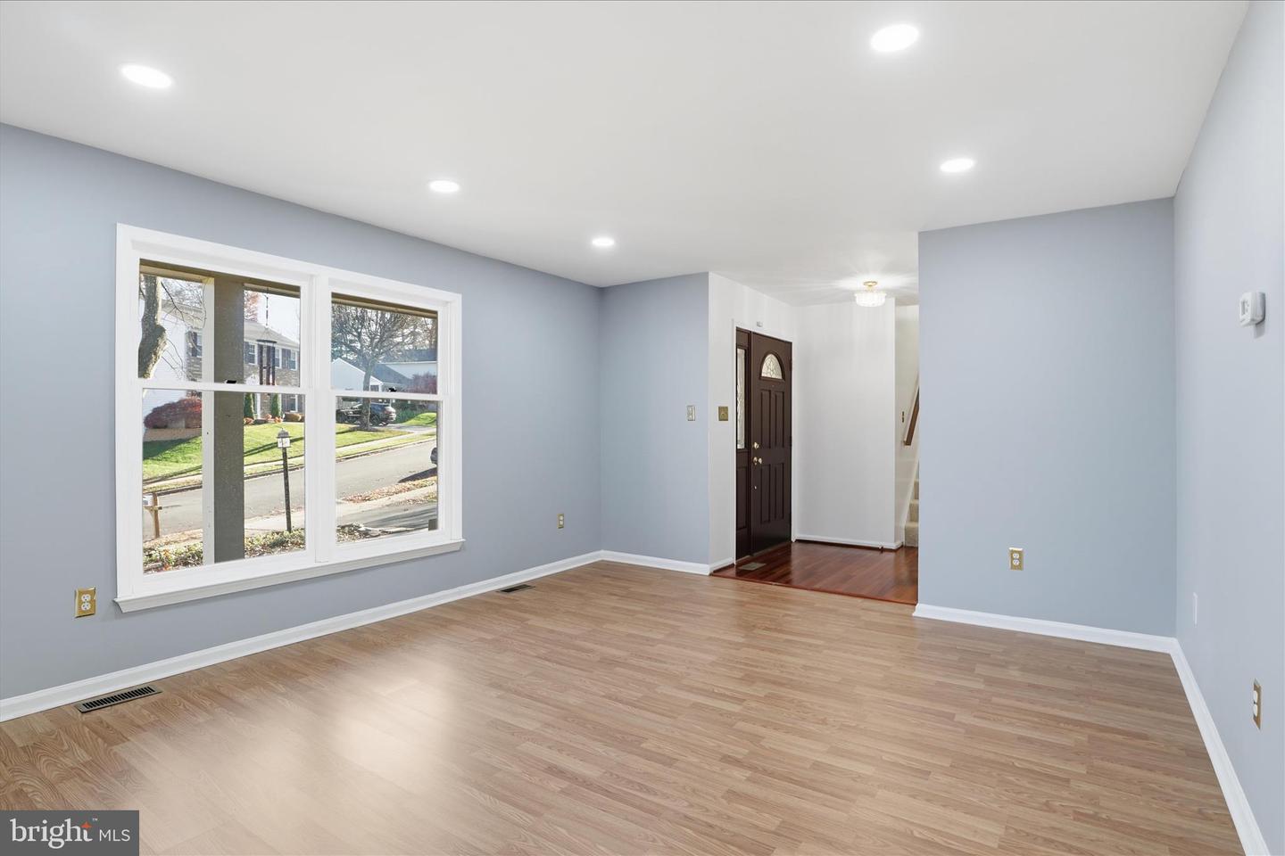 7594 WOODSTOWN DR, SPRINGFIELD, Virginia 22153, 4 Bedrooms Bedrooms, ,2 BathroomsBathrooms,Residential,For sale,7594 WOODSTOWN DR,VAFX2279936 MLS # VAFX2279936 7594 WOODSTOWN DR, SPRINGFIELD, Virginia 22153, 4 Bedrooms Bedrooms, ,2 BathroomsBathrooms,Residential,For sale,7594 WOODSTOWN DR,VAFX2279936 MLS # VAFX2279936