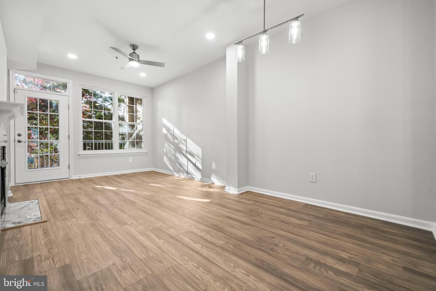 2665 MANHATTAN PL #109, VIENNA, Virginia 22180, 2 Bedrooms Bedrooms, ,2 BathroomsBathrooms,Residential,For sale,2665 MANHATTAN PL #109,VAFX2280070 MLS # VAFX2280070 2665 MANHATTAN PL #109, VIENNA, Virginia 22180, 2 Bedrooms Bedrooms, ,2 BathroomsBathrooms,Residential,For sale,2665 MANHATTAN PL #109,VAFX2280070 MLS # VAFX2280070