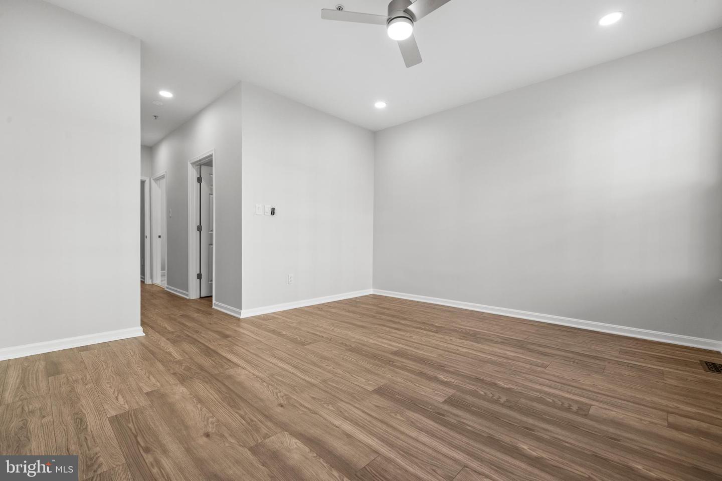 2665 MANHATTAN PL #109, VIENNA, Virginia 22180, 2 Bedrooms Bedrooms, ,2 BathroomsBathrooms,Residential,For sale,2665 MANHATTAN PL #109,VAFX2280070 MLS # VAFX2280070 2665 MANHATTAN PL #109, VIENNA, Virginia 22180, 2 Bedrooms Bedrooms, ,2 BathroomsBathrooms,Residential,For sale,2665 MANHATTAN PL #109,VAFX2280070 MLS # VAFX2280070