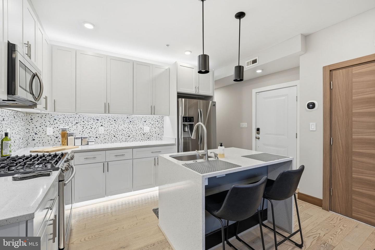 2109 M ST NE #5, WASHINGTON, District Of Columbia 20002, 2 Bedrooms Bedrooms, ,2 BathroomsBathrooms,Residential,For sale,2109 M ST NE #5,DCDC2232806 MLS # DCDC2232806 2109 M ST NE #5, WASHINGTON, District Of Columbia 20002, 2 Bedrooms Bedrooms, ,2 BathroomsBathrooms,Residential,For sale,2109 M ST NE #5,DCDC2232806 MLS # DCDC2232806