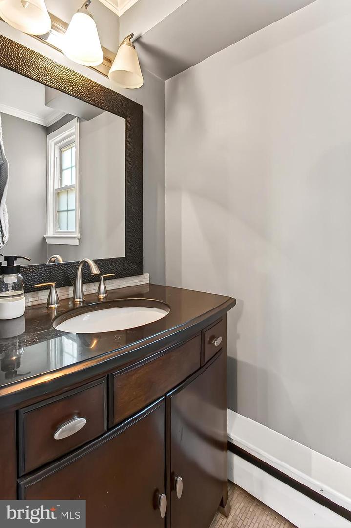 7105 FORT HUNT RD, ALEXANDRIA, Virginia 22307, 4 Bedrooms Bedrooms, ,2 BathroomsBathrooms,Residential,For sale,7105 FORT HUNT RD,VAFX2280210 MLS # VAFX2280210 7105 FORT HUNT RD, ALEXANDRIA, Virginia 22307, 4 Bedrooms Bedrooms, ,2 BathroomsBathrooms,Residential,For sale,7105 FORT HUNT RD,VAFX2280210 MLS # VAFX2280210