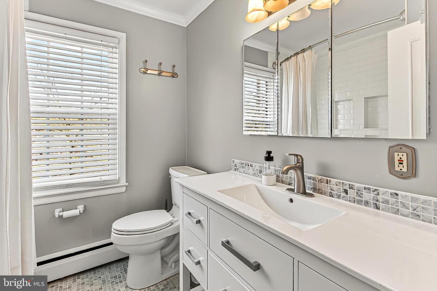 7105 FORT HUNT RD, ALEXANDRIA, Virginia 22307, 4 Bedrooms Bedrooms, ,2 BathroomsBathrooms,Residential,For sale,7105 FORT HUNT RD,VAFX2280210 MLS # VAFX2280210 7105 FORT HUNT RD, ALEXANDRIA, Virginia 22307, 4 Bedrooms Bedrooms, ,2 BathroomsBathrooms,Residential,For sale,7105 FORT HUNT RD,VAFX2280210 MLS # VAFX2280210