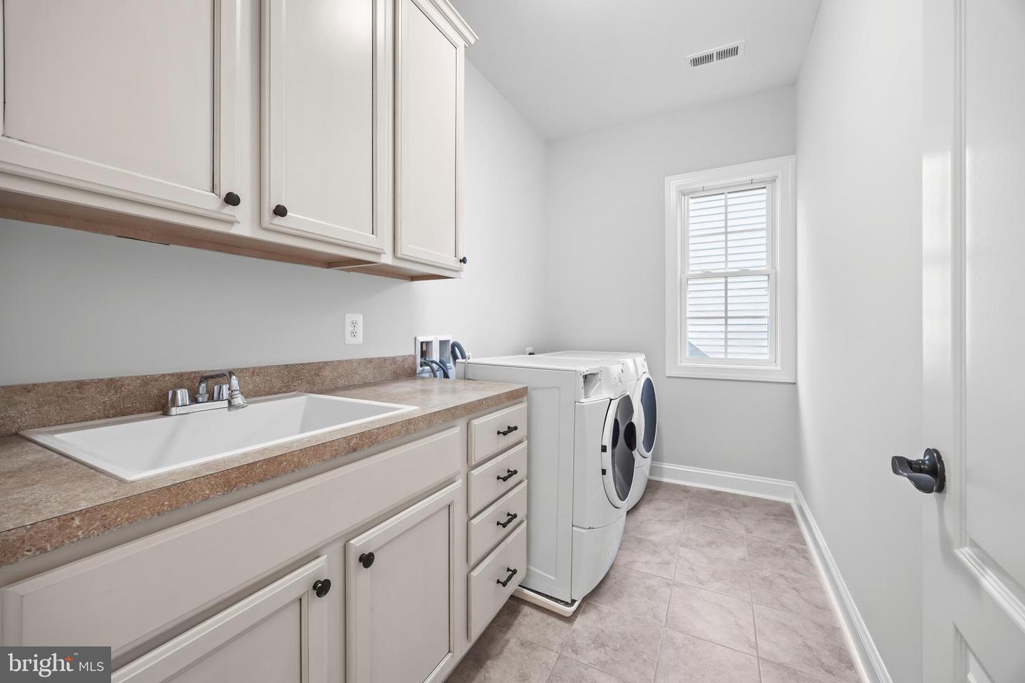 8047 FAIRFAX RD, ALEXANDRIA, Virginia 22308, 6 Bedrooms Bedrooms, ,4 BathroomsBathrooms,Residential,For sale,8047 FAIRFAX RD,VAFX2280234 MLS # VAFX2280234