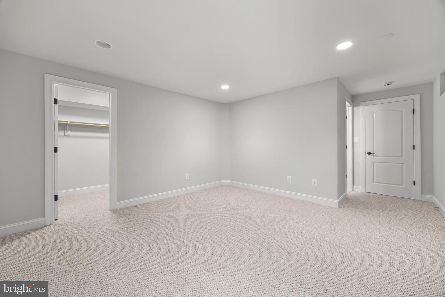 8047 FAIRFAX RD, ALEXANDRIA, Virginia 22308, 6 Bedrooms Bedrooms, ,4 BathroomsBathrooms,Residential,For sale,8047 FAIRFAX RD,VAFX2280234 MLS # VAFX2280234