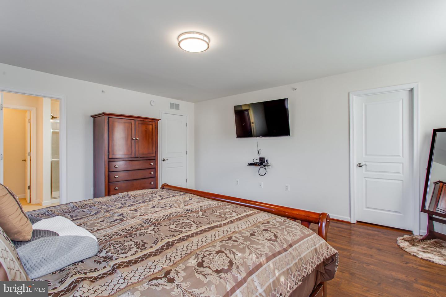 14762 MASON CREEK CIR, WOODBRIDGE, Virginia 22191, 3 Bedrooms Bedrooms, 8 Rooms Rooms,2 BathroomsBathrooms,Residential,For sale,14762 MASON CREEK CIR,VAPW2108226 MLS # VAPW2108226